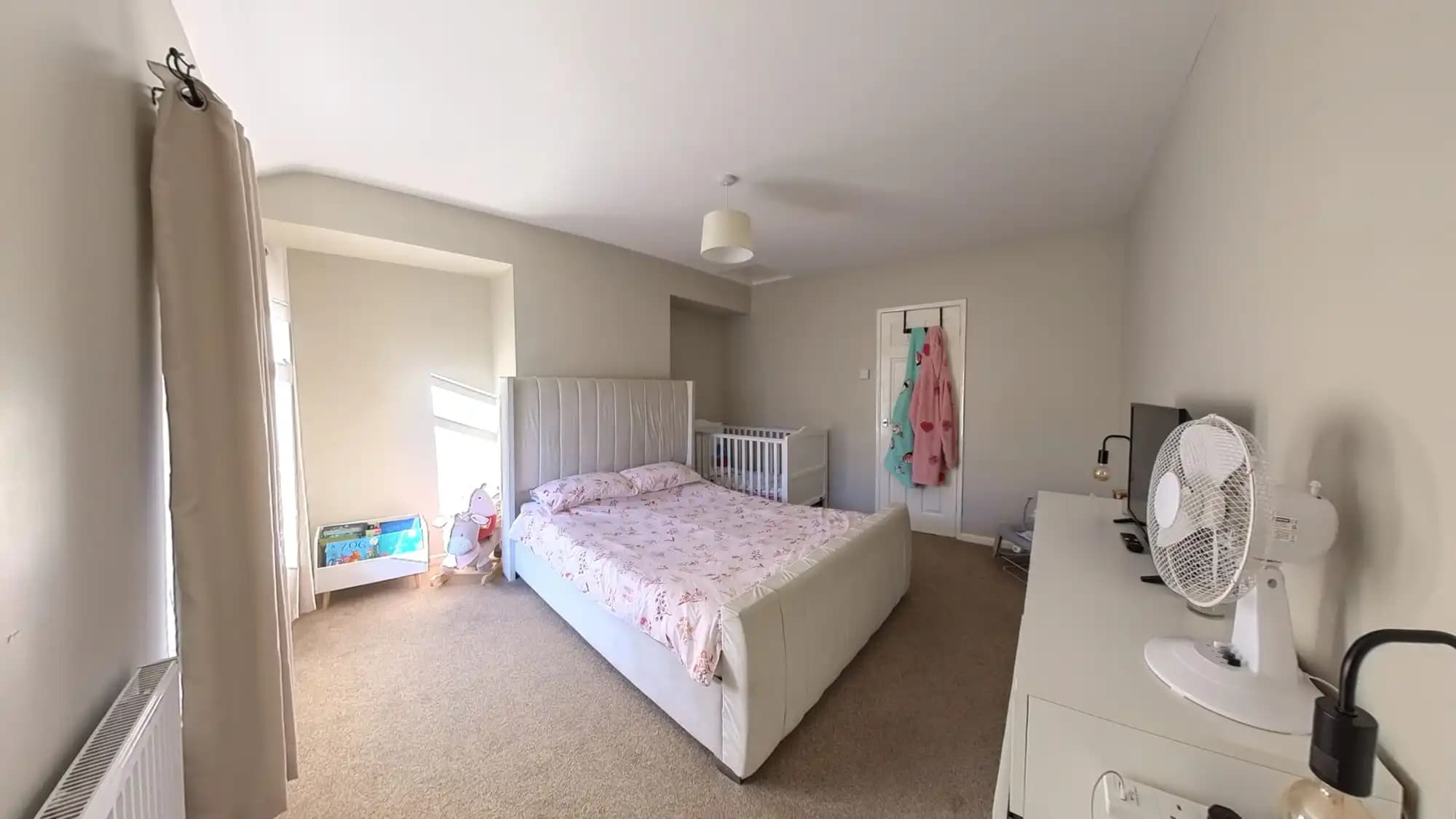 property photo 9 of 17
