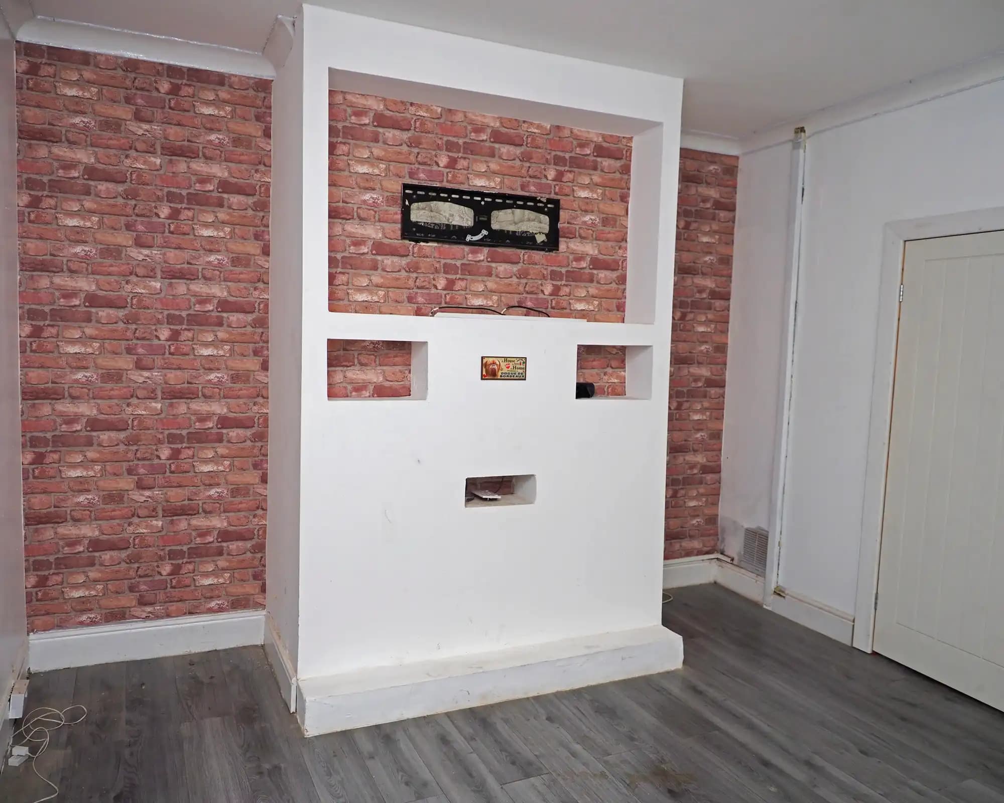 property photo 8 of 23