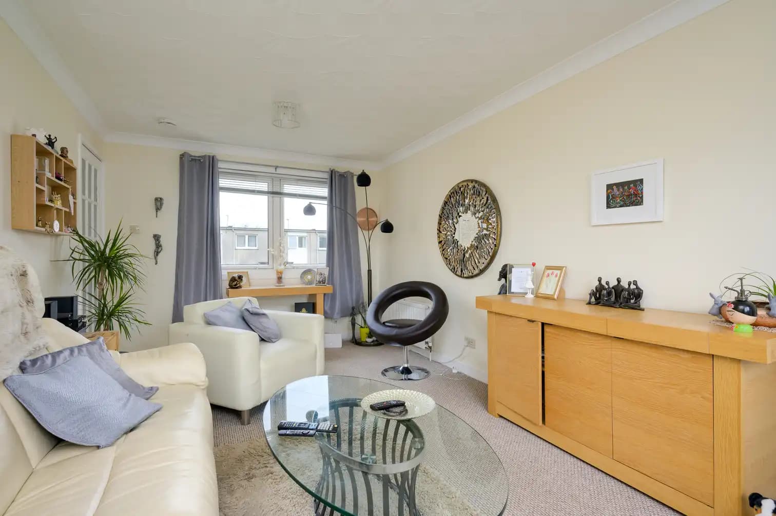 property photo 4 of 19