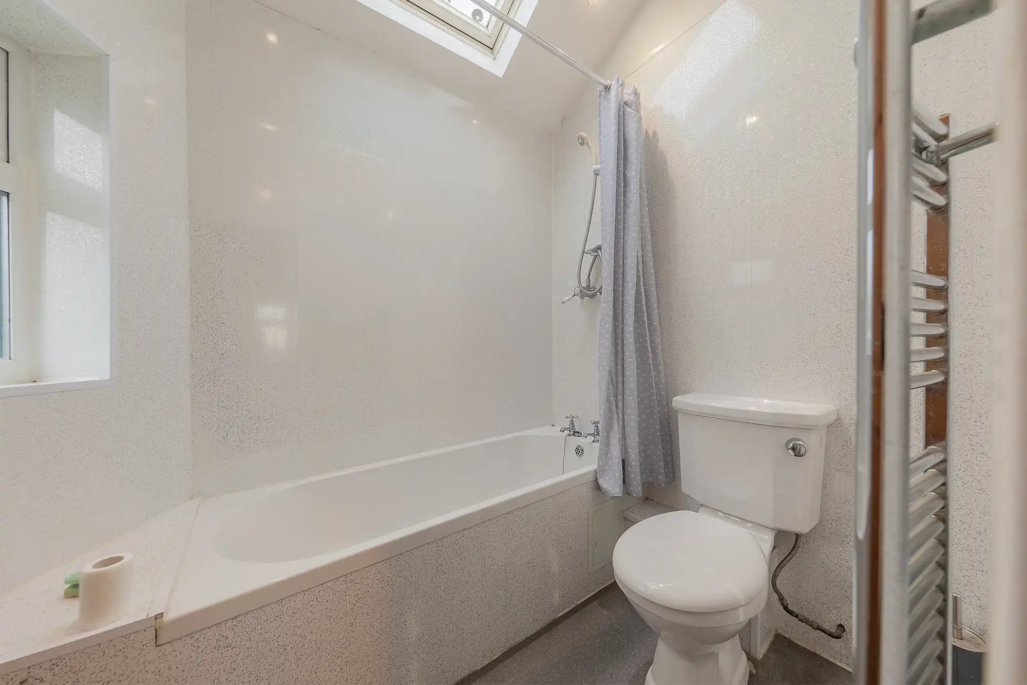 property photo 10 of 27