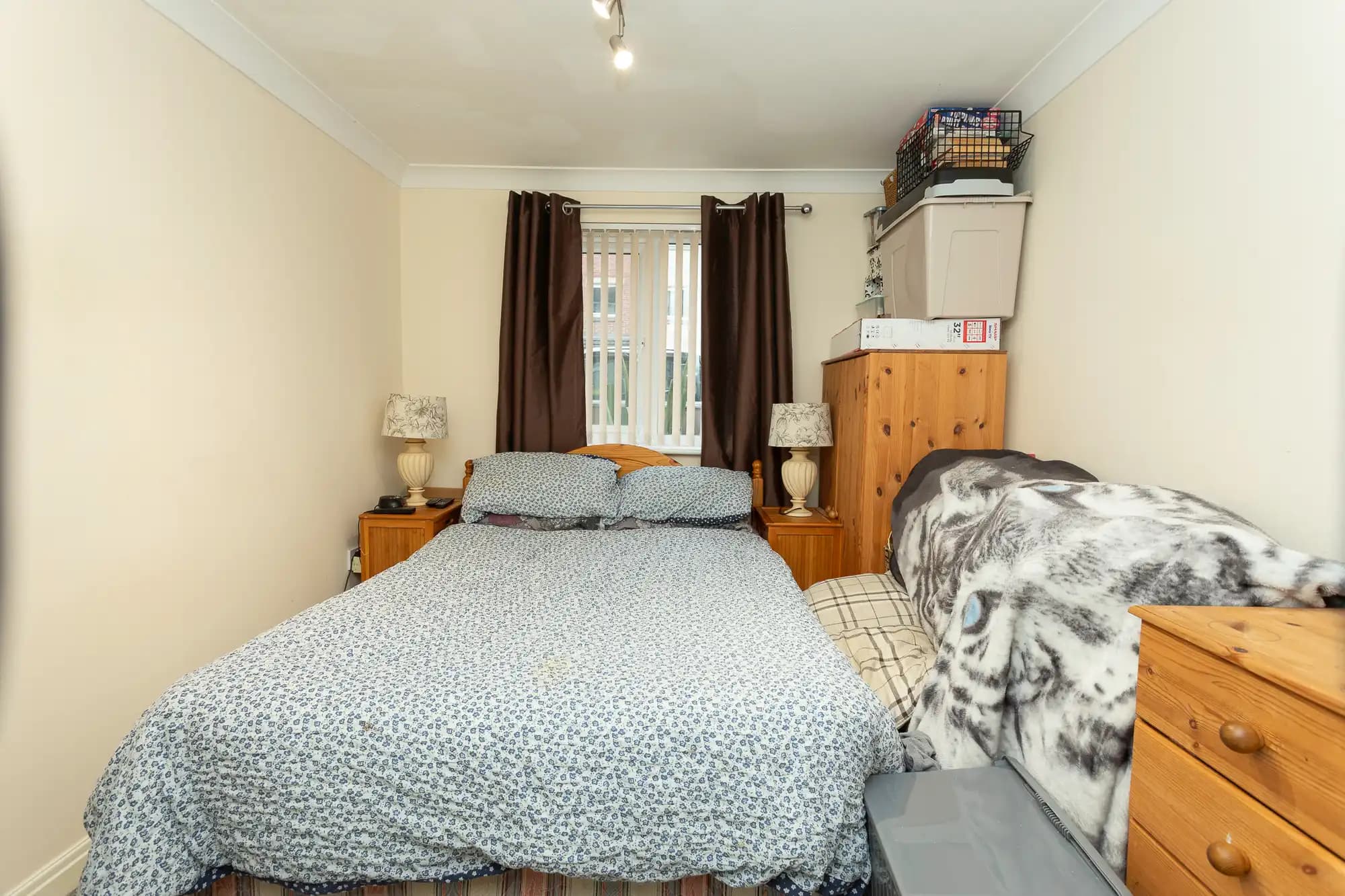 property photo 9 of 17