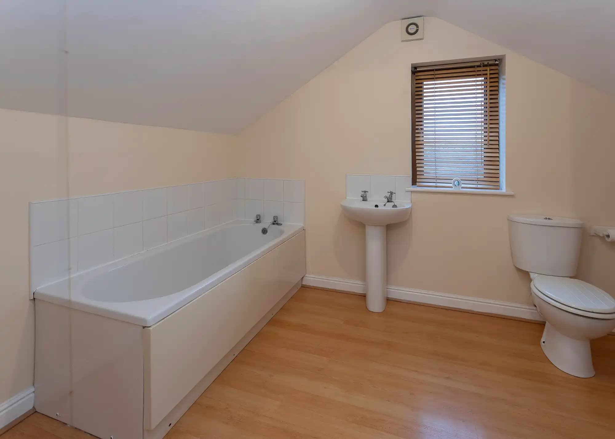 property photo 8 of 17
