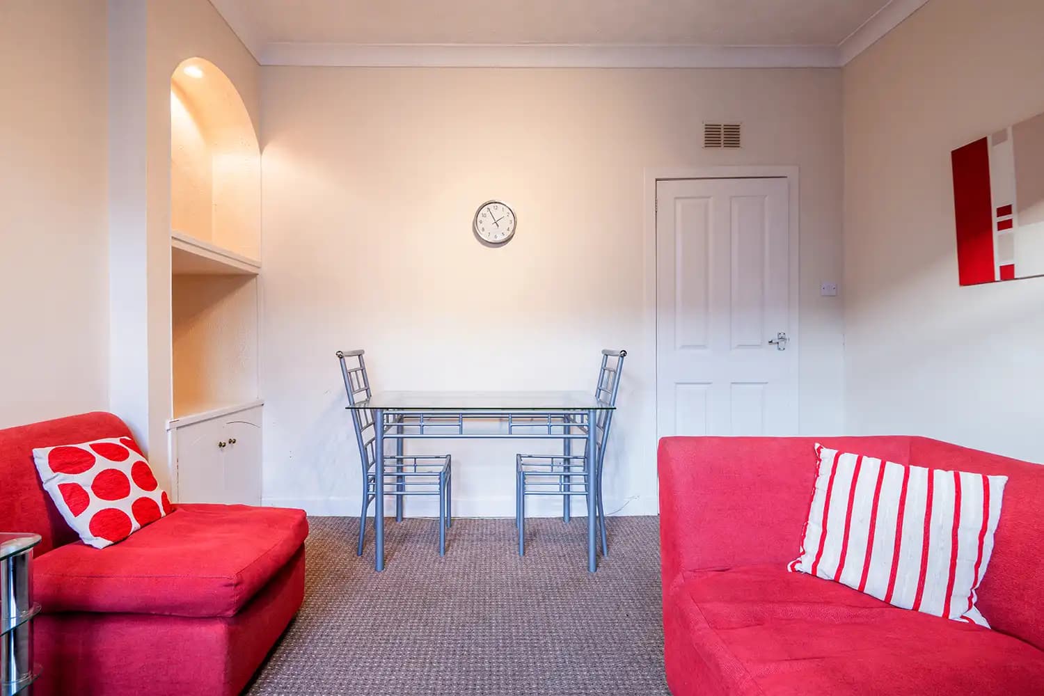 property photo 5 of 16