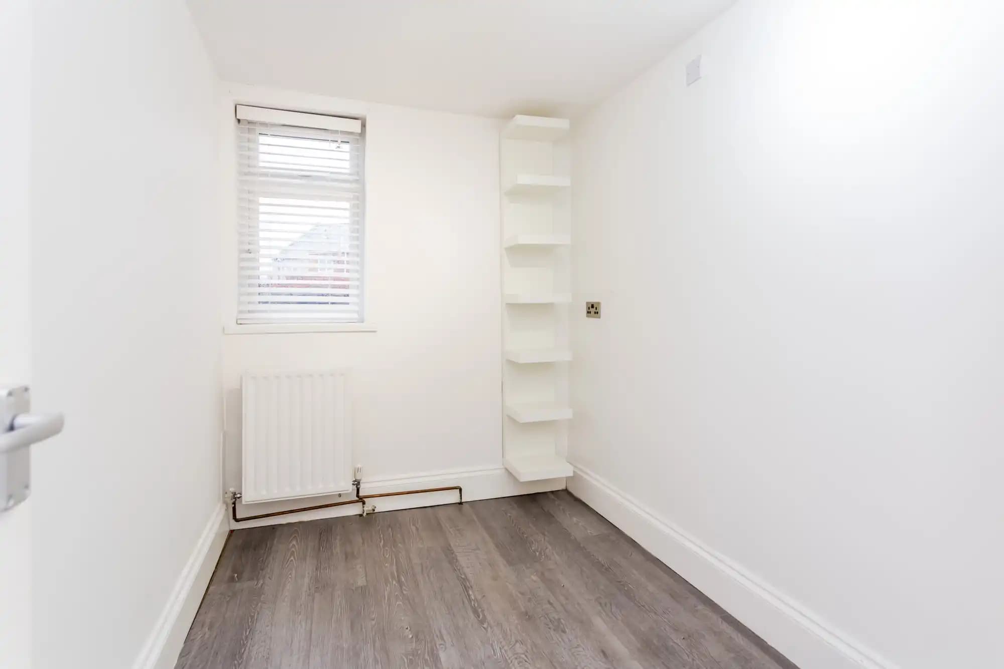 property photo 13 of 19