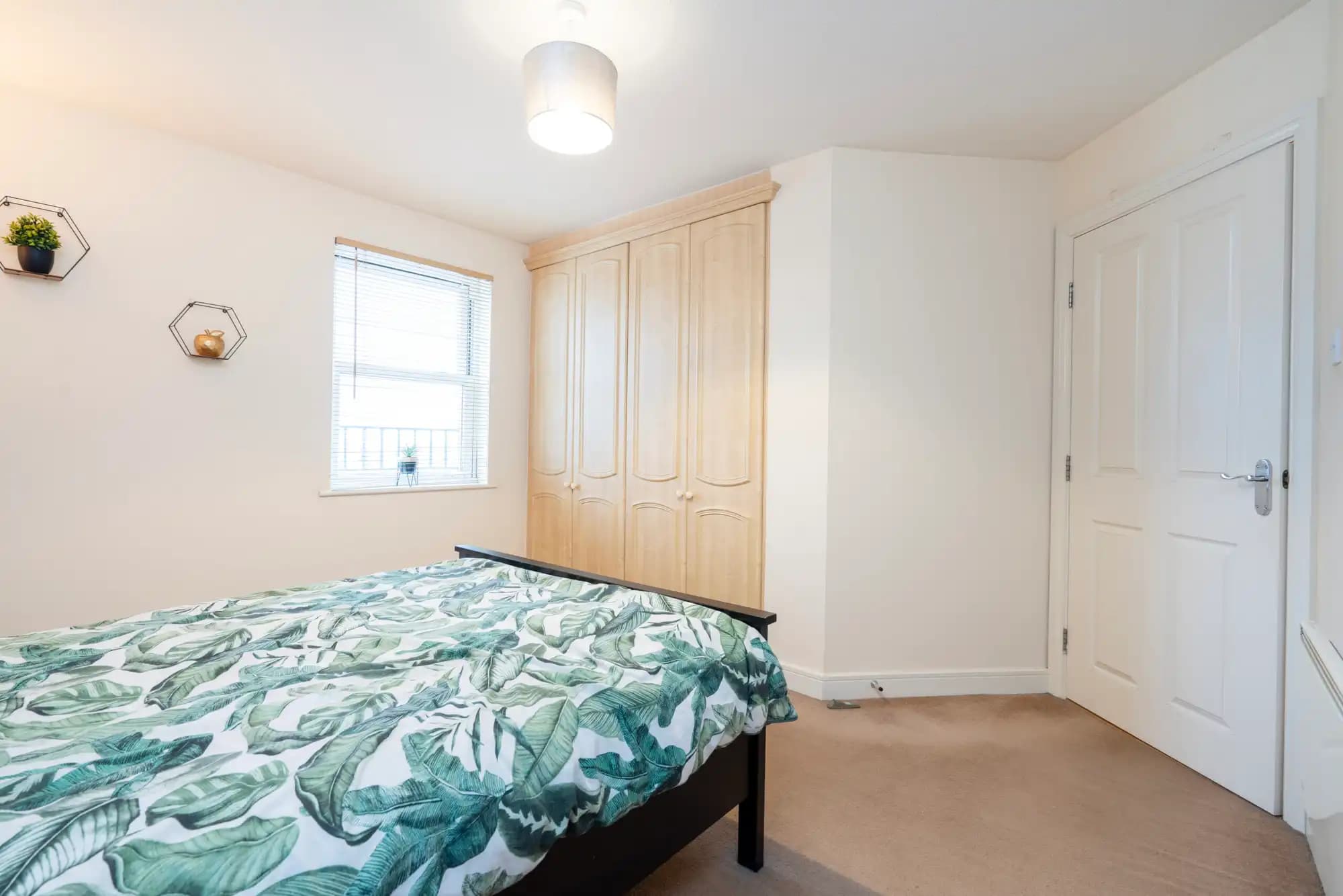 property photo 17 of 23