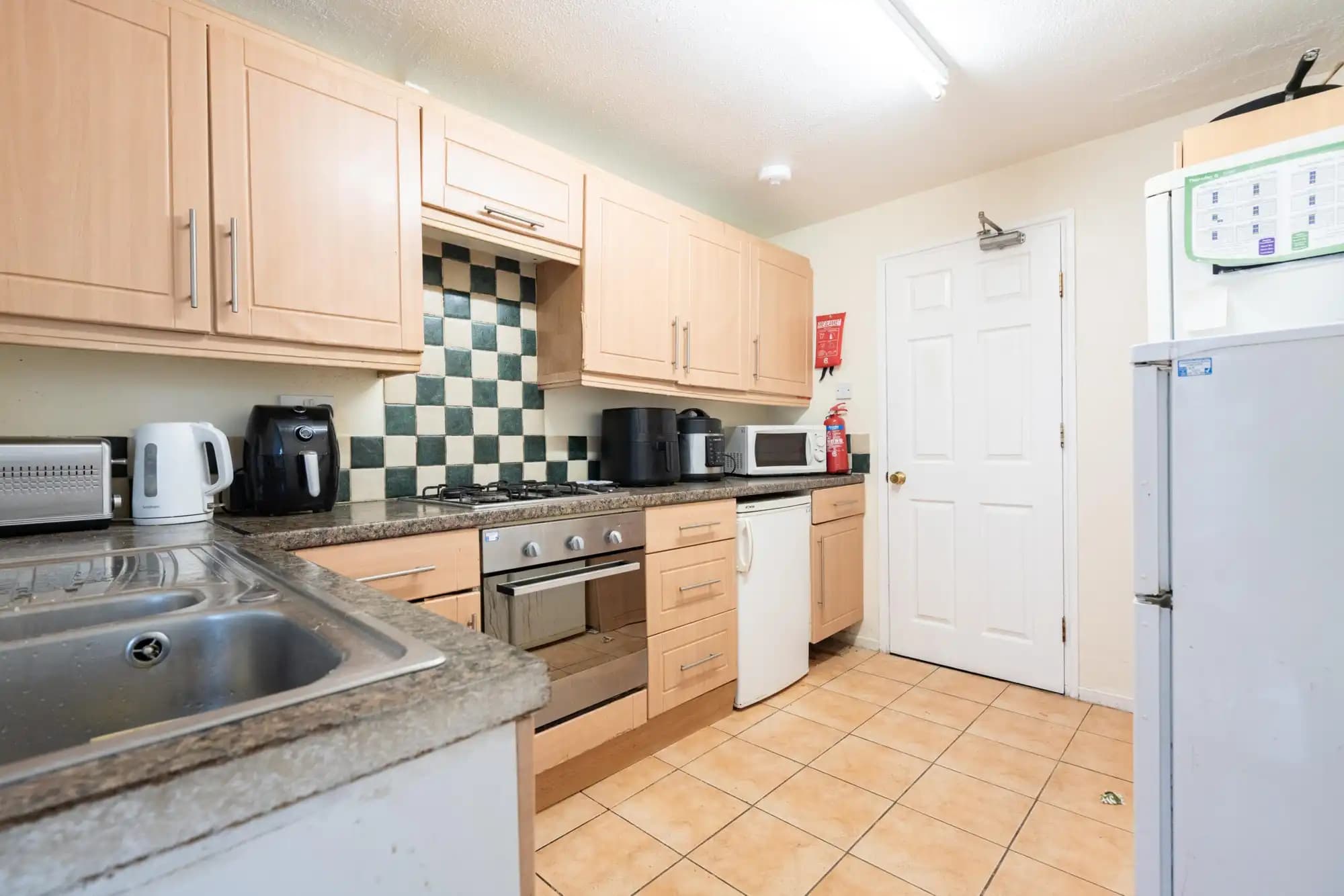 property photo 11 of 25