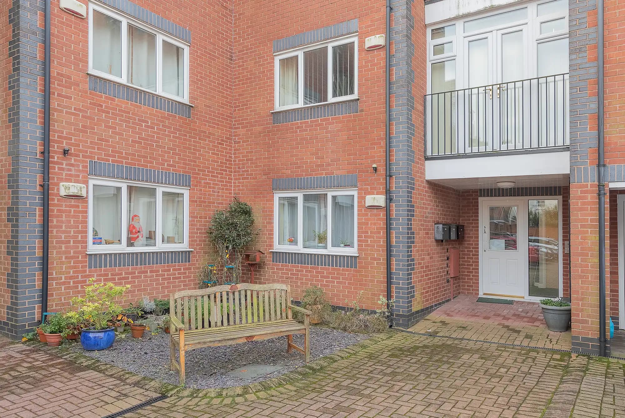 property photo 13 of 17