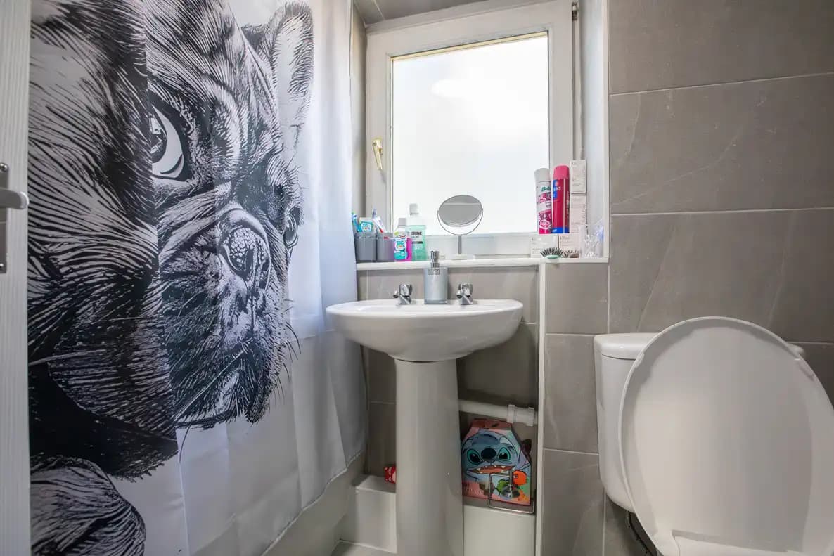 property photo 17 of 35