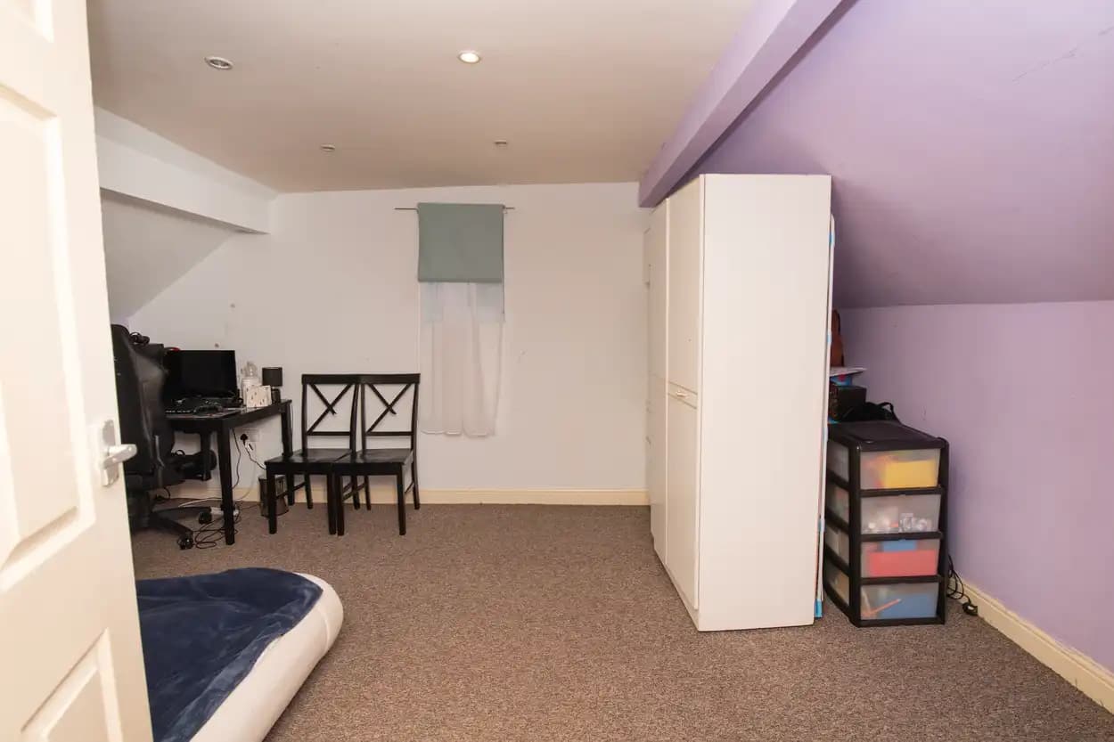 property photo 18 of 24