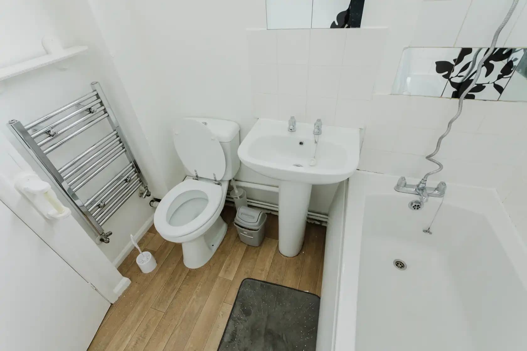 property photo 11 of 19