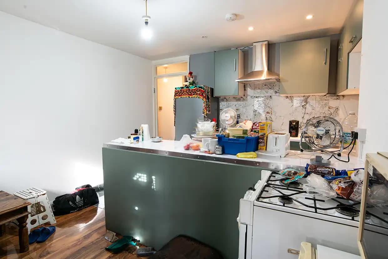 property photo 5 of 11
