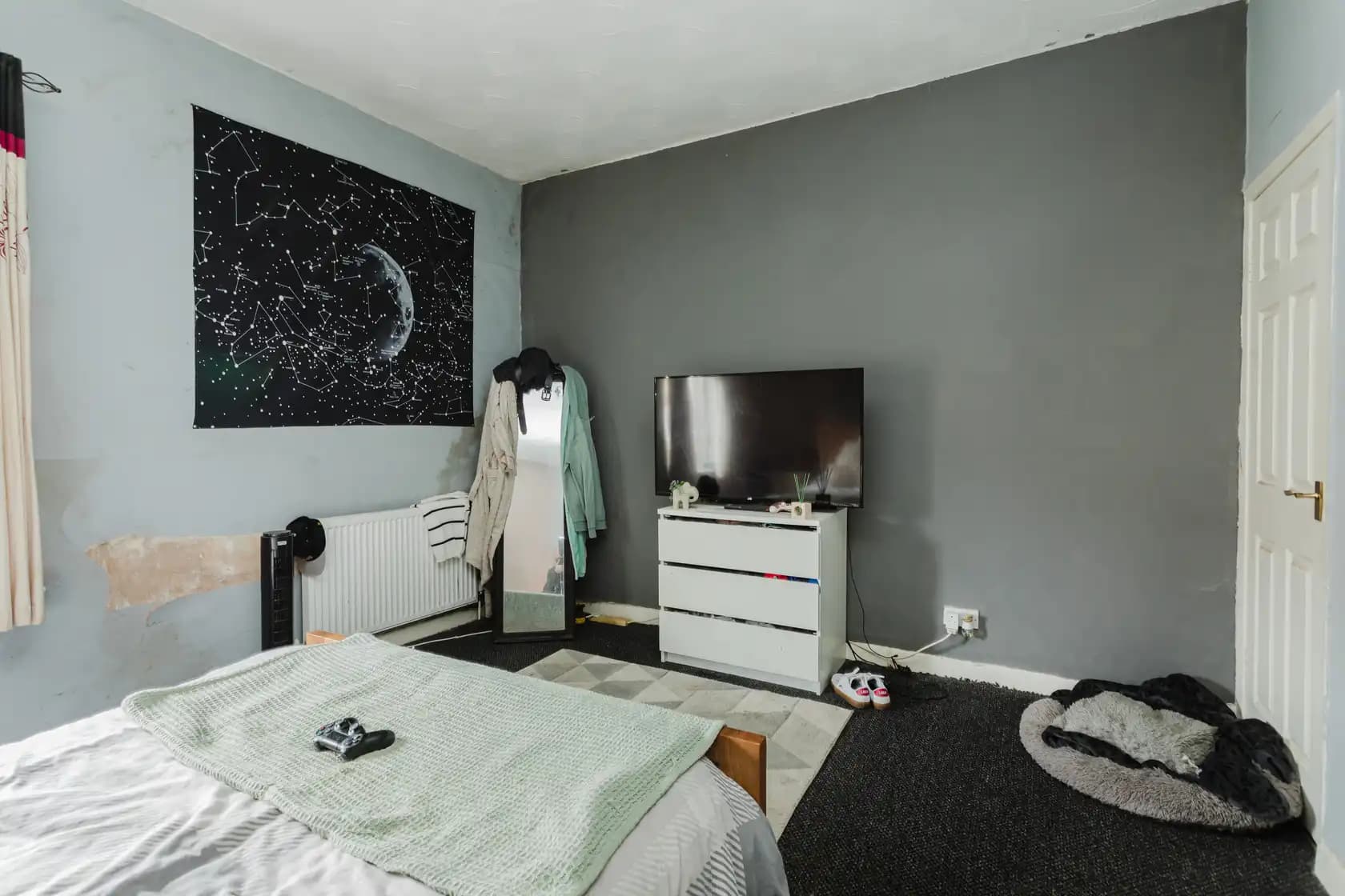 property photo 4 of 17
