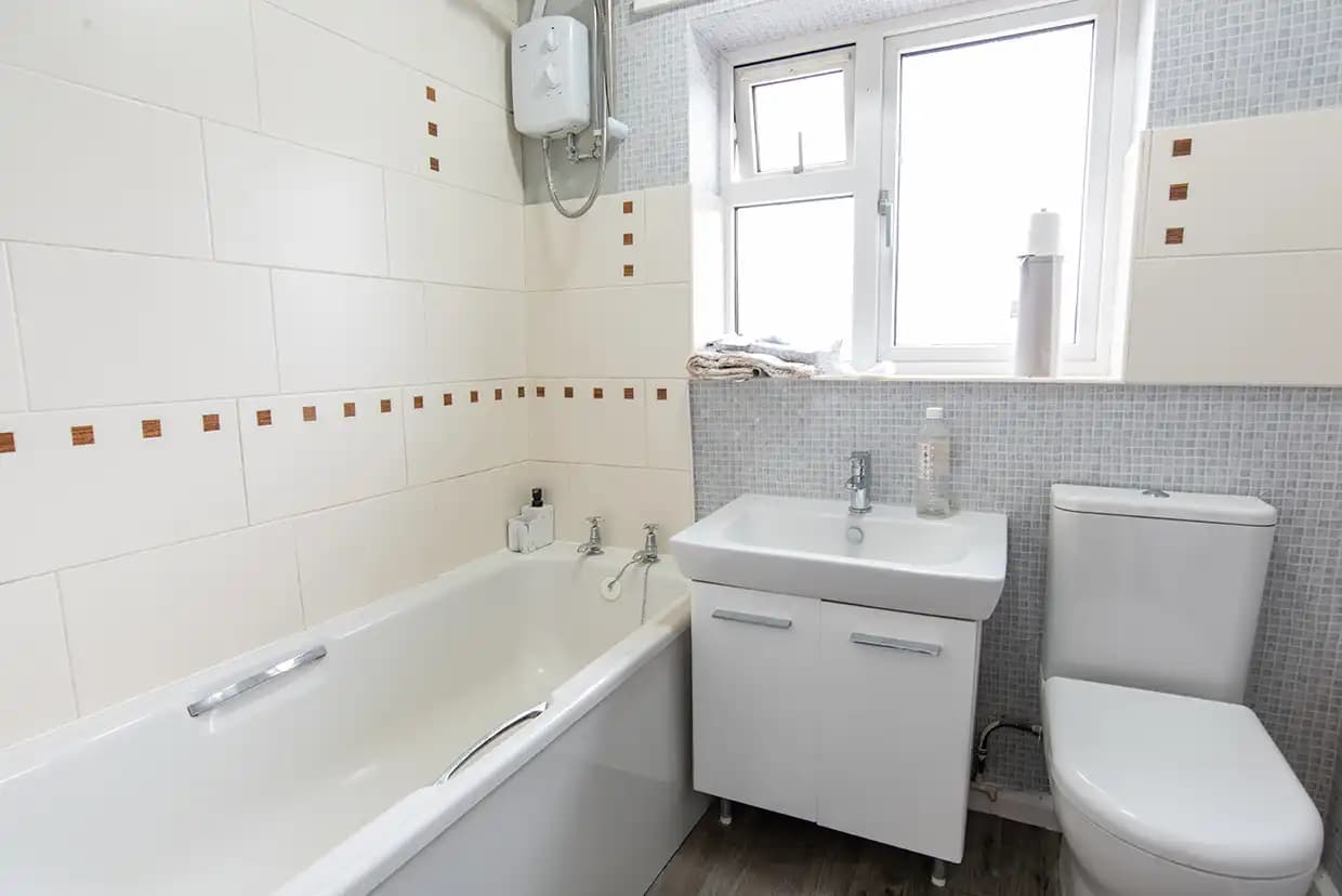 property photo 10 of 12