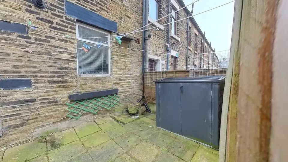 property photo 5 of 19