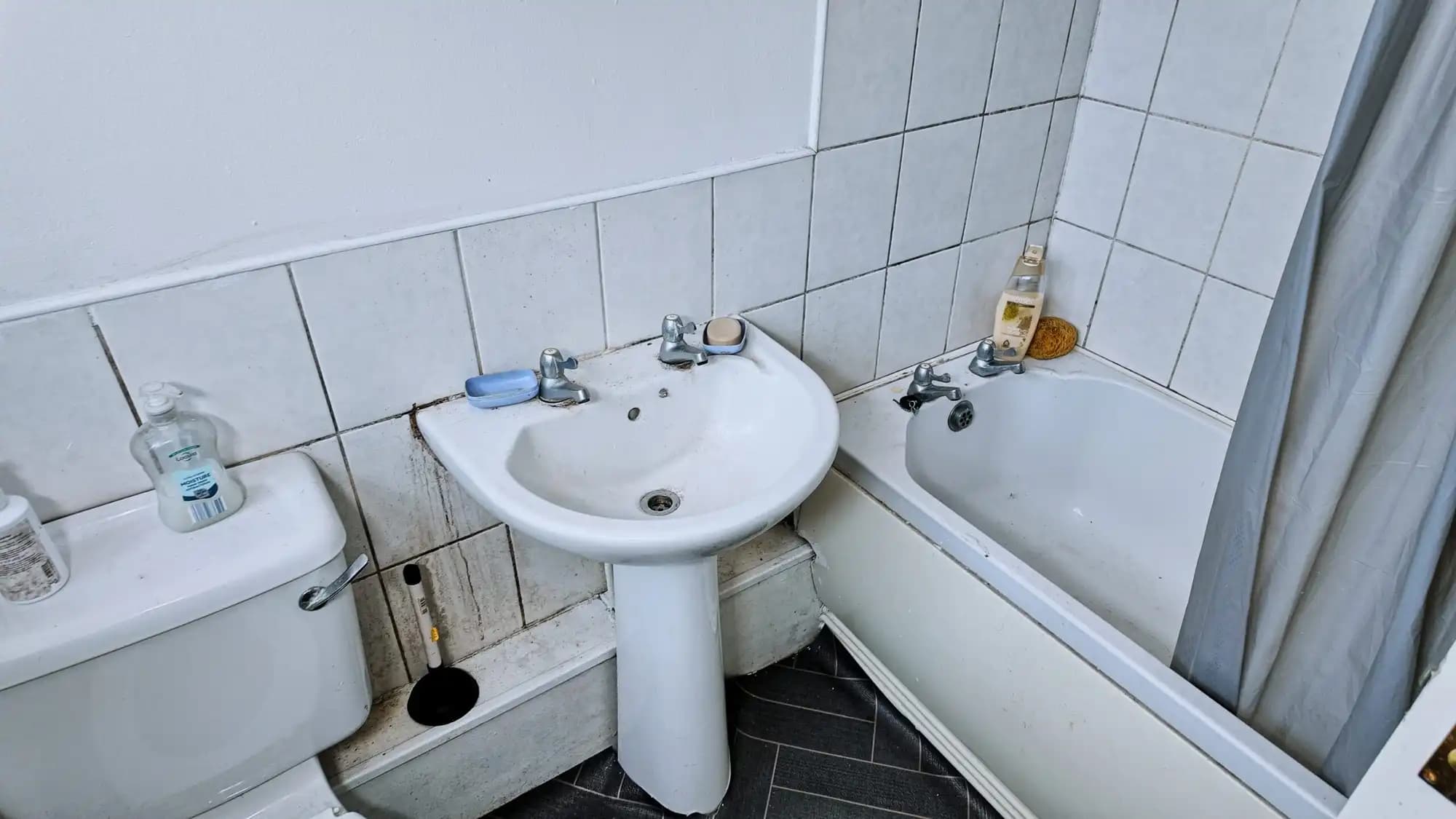 property photo 7 of 10