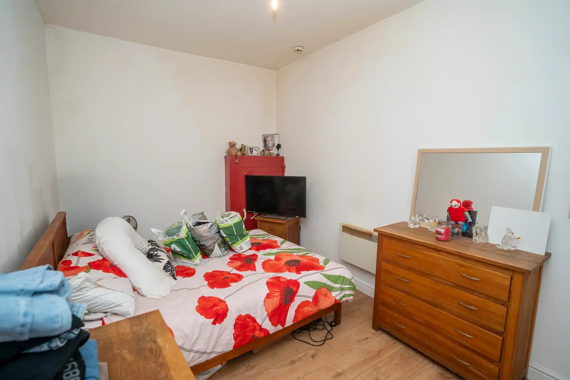 property photo 6 of 7