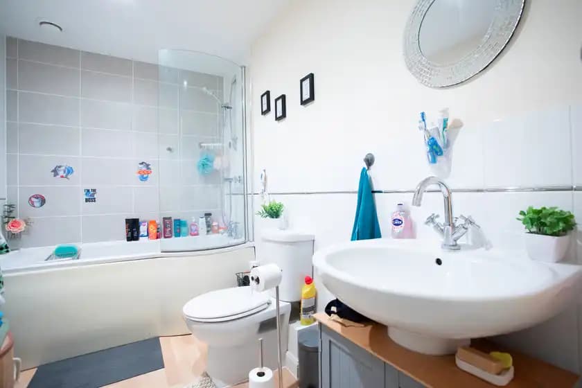 property photo 16 of 33