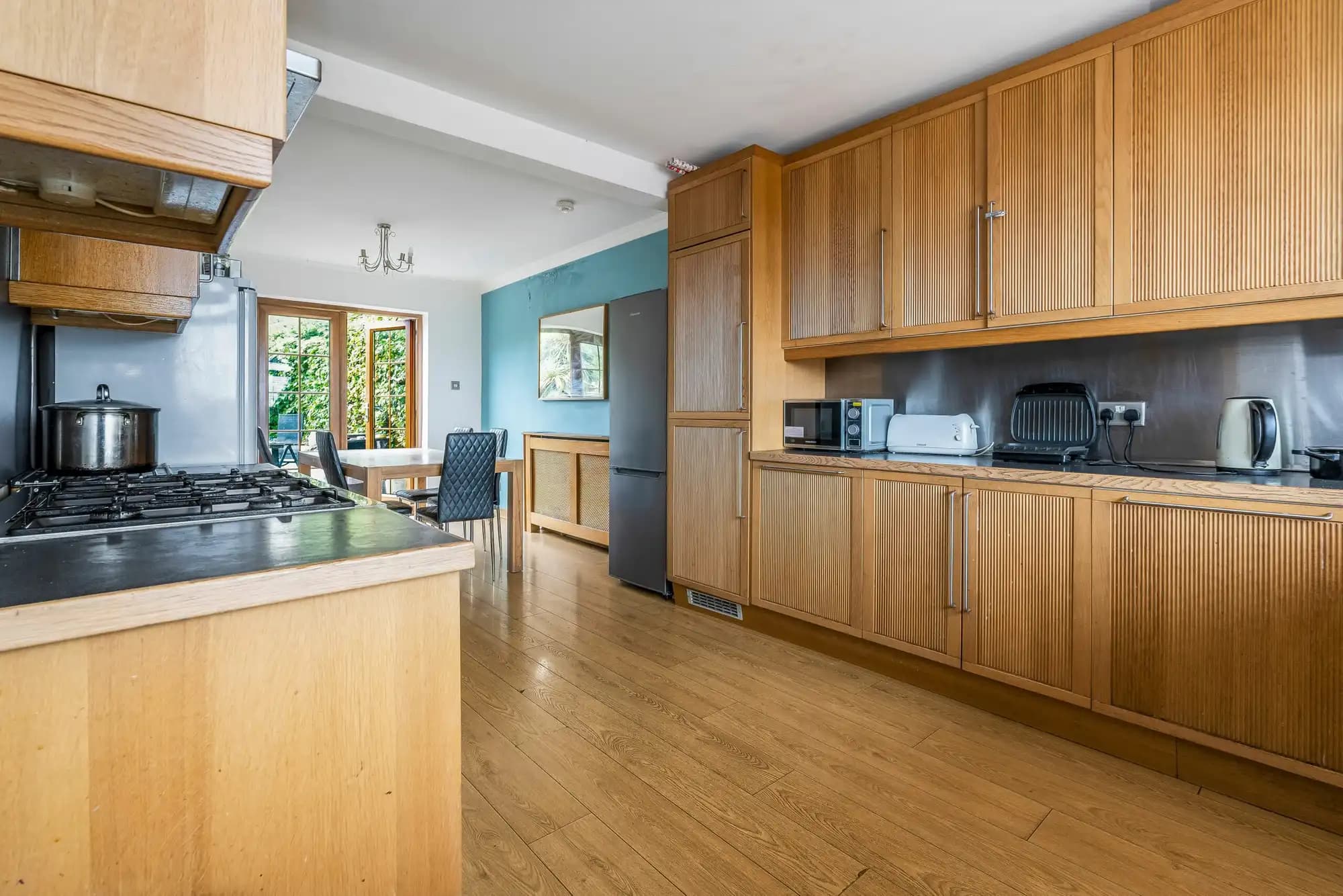 property photo 10 of 33