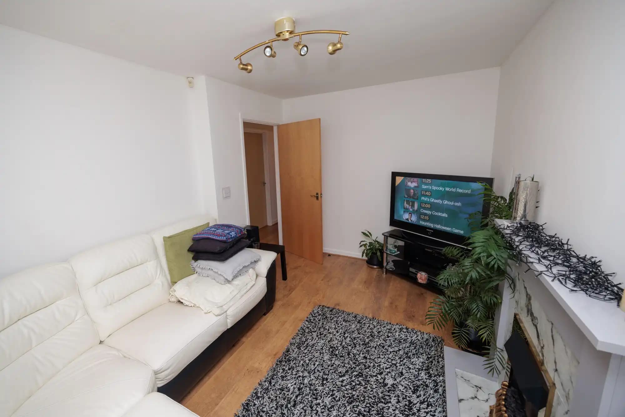 property photo 6 of 16