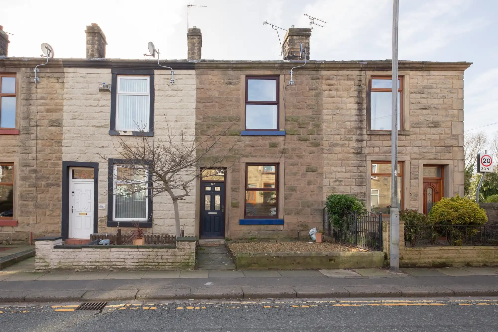 property photo 2 of 23