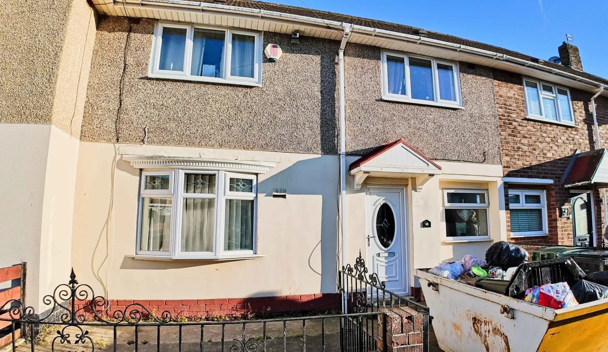 property photo 2 of 16