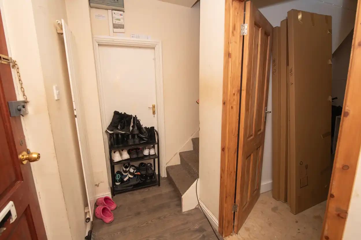 property photo 6 of 24