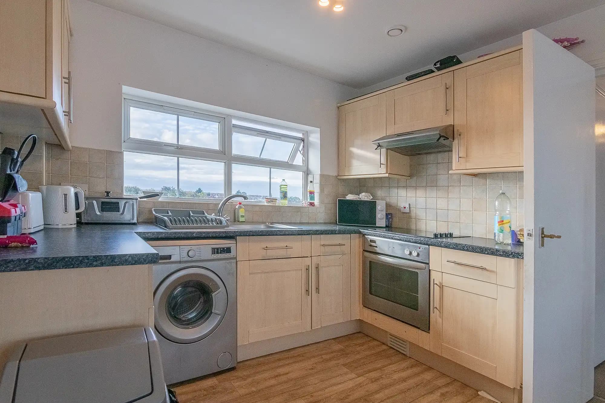 property photo 11 of 16