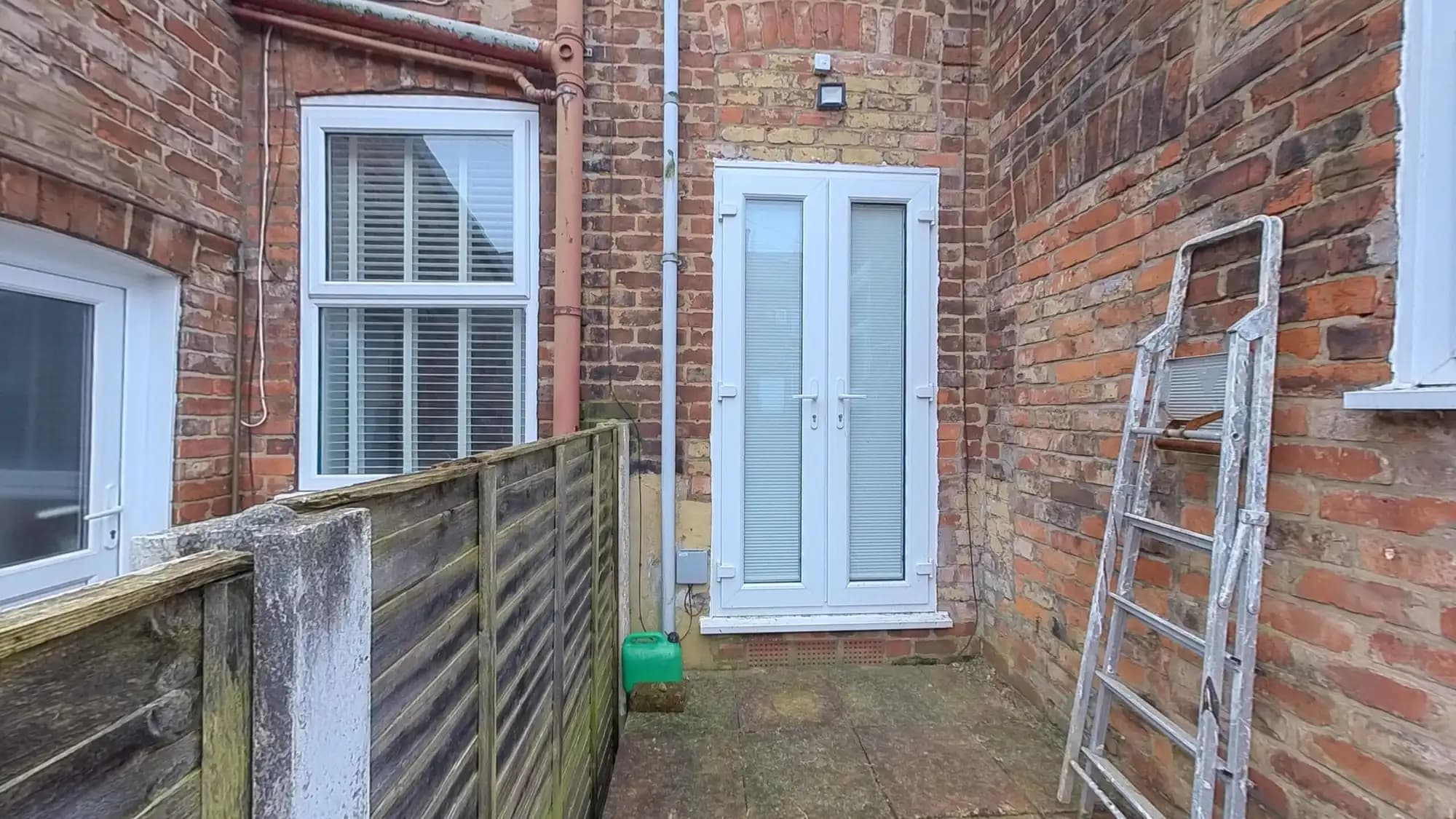 property photo 20 of 27