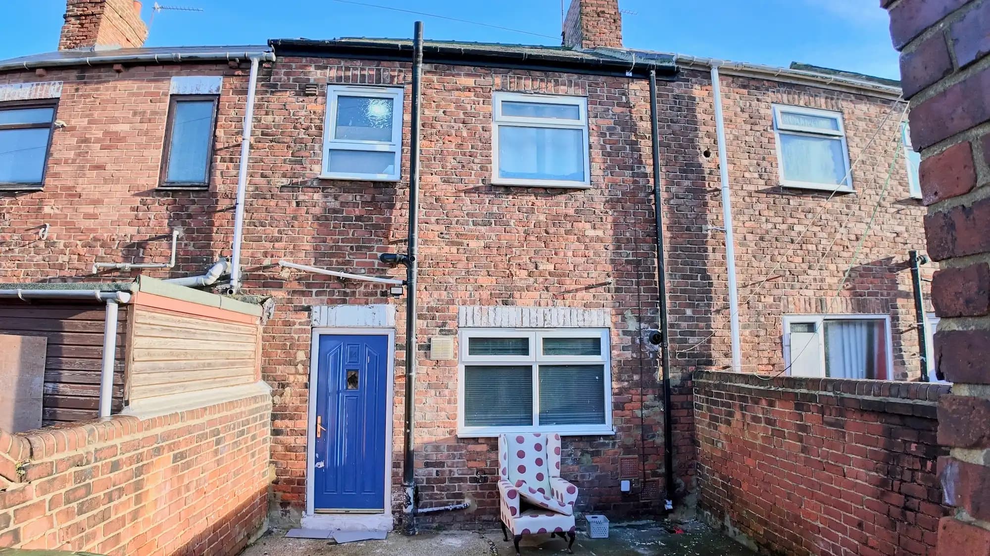 property photo 3 of 11
