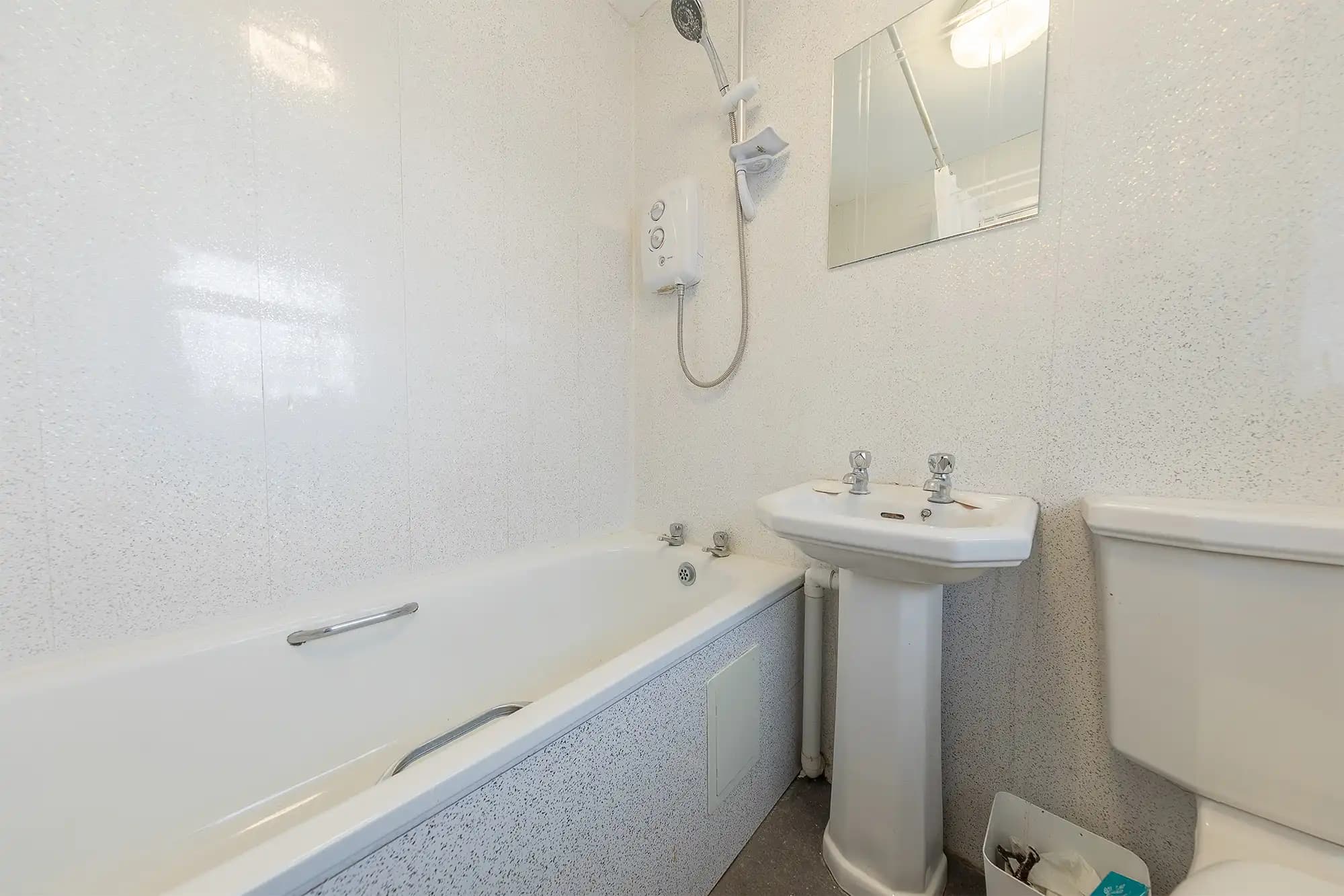 property photo 13 of 27