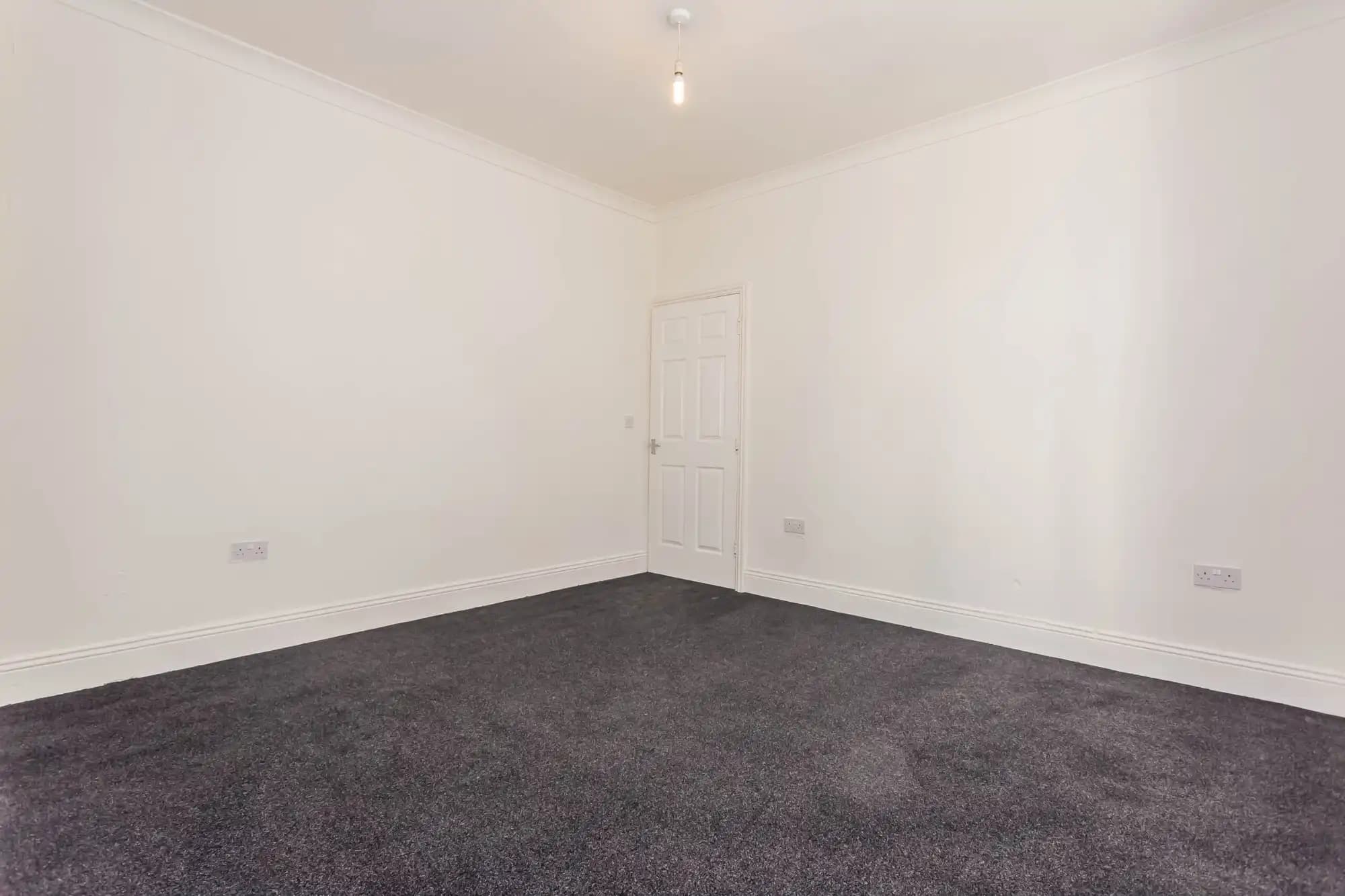 property photo 6 of 18