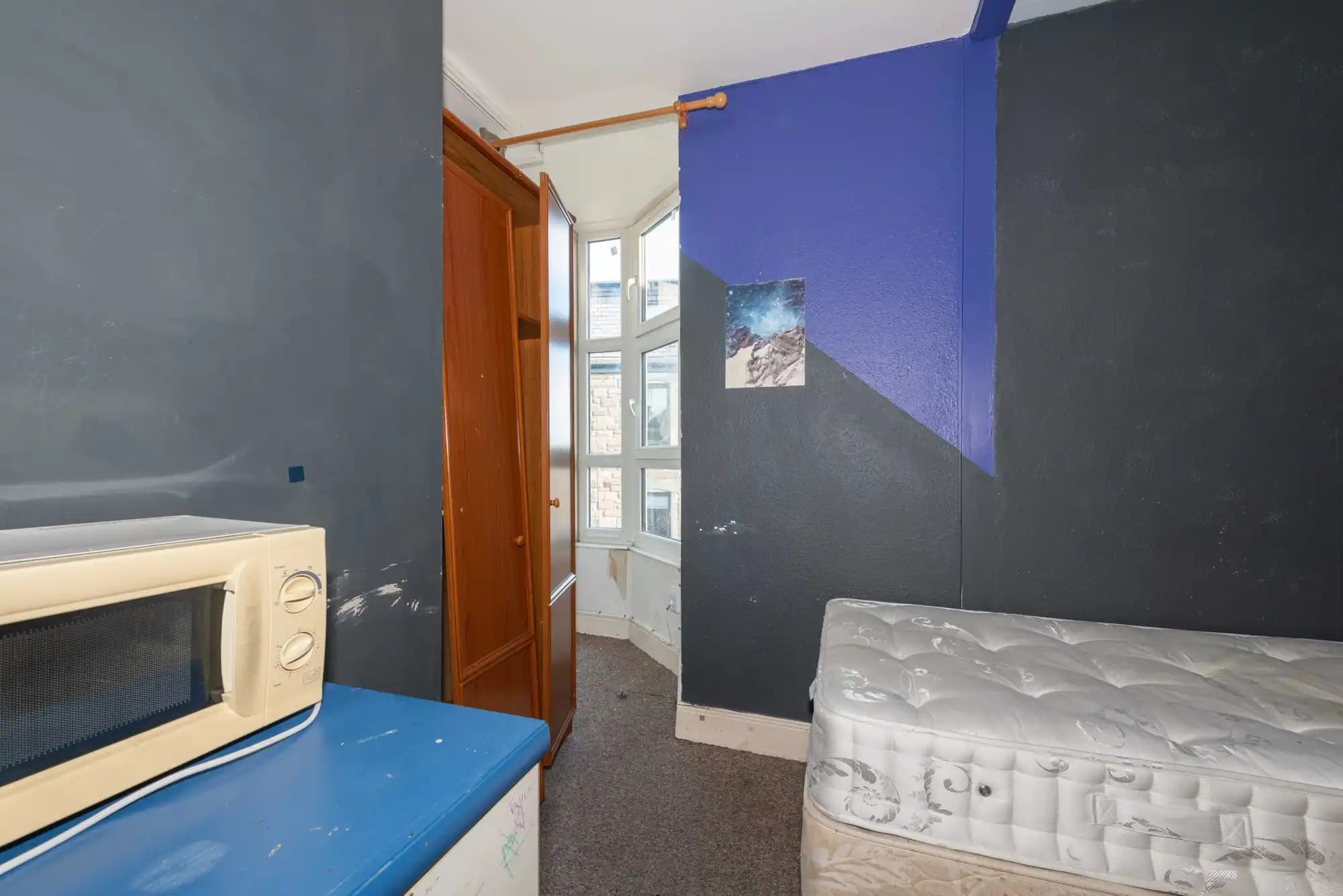 property photo 11 of 21