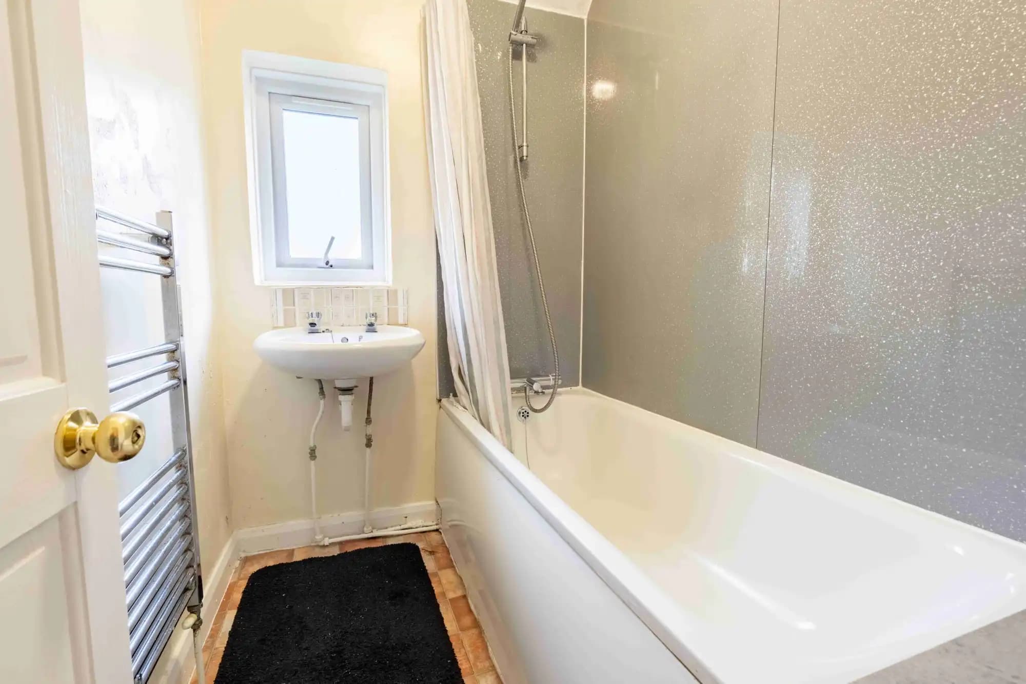 property photo 5 of 19