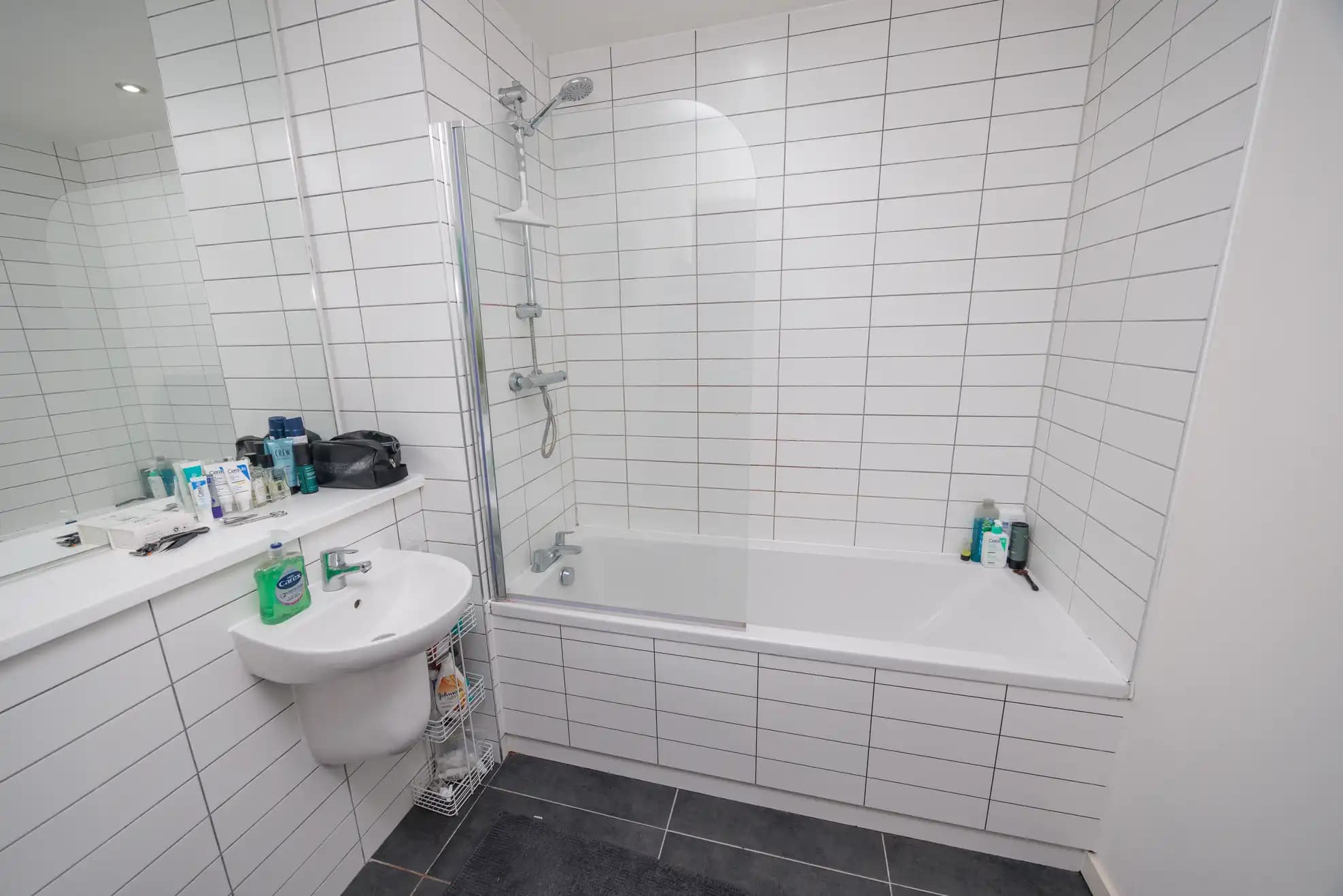 property photo 5 of 27