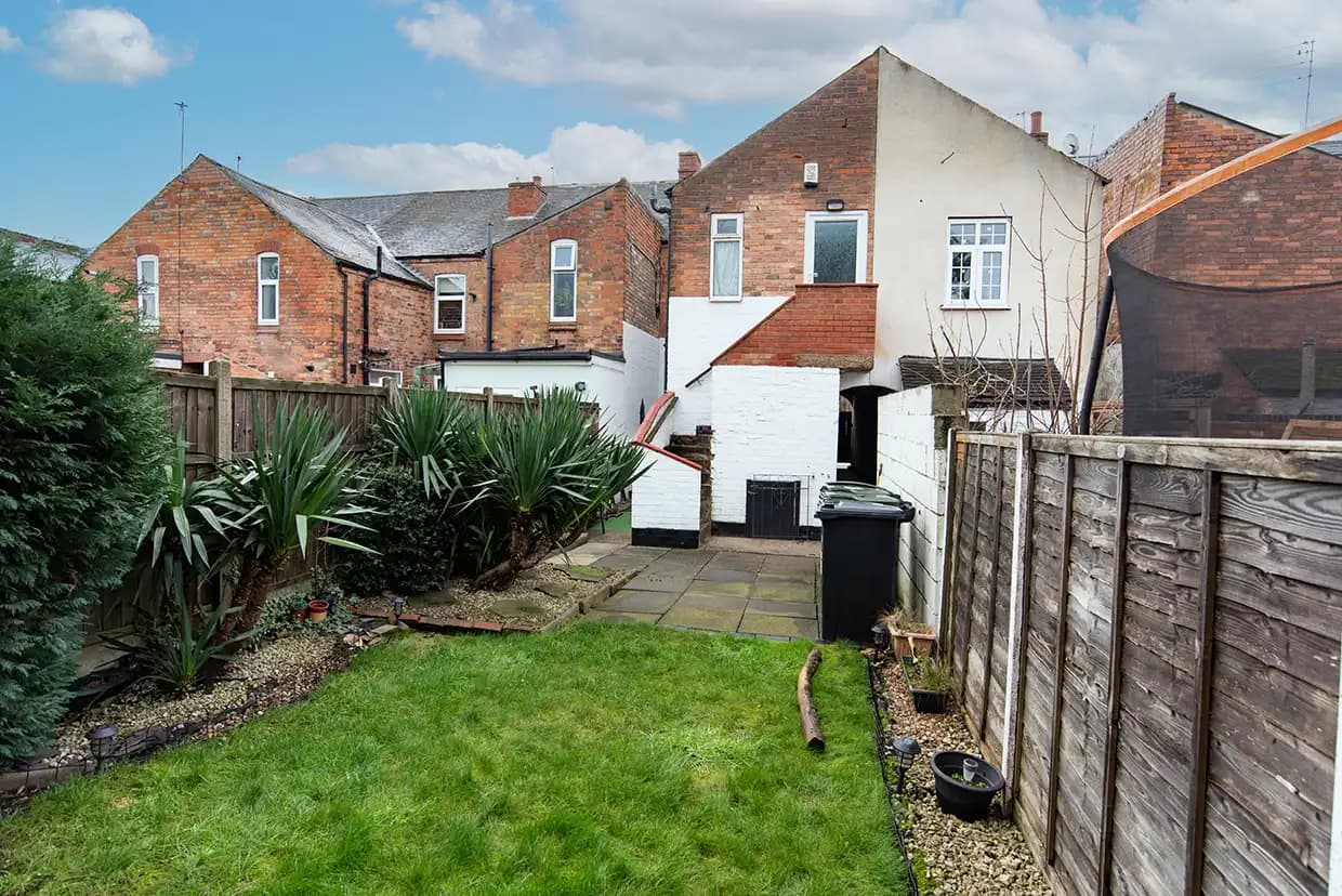 property photo 9 of 13