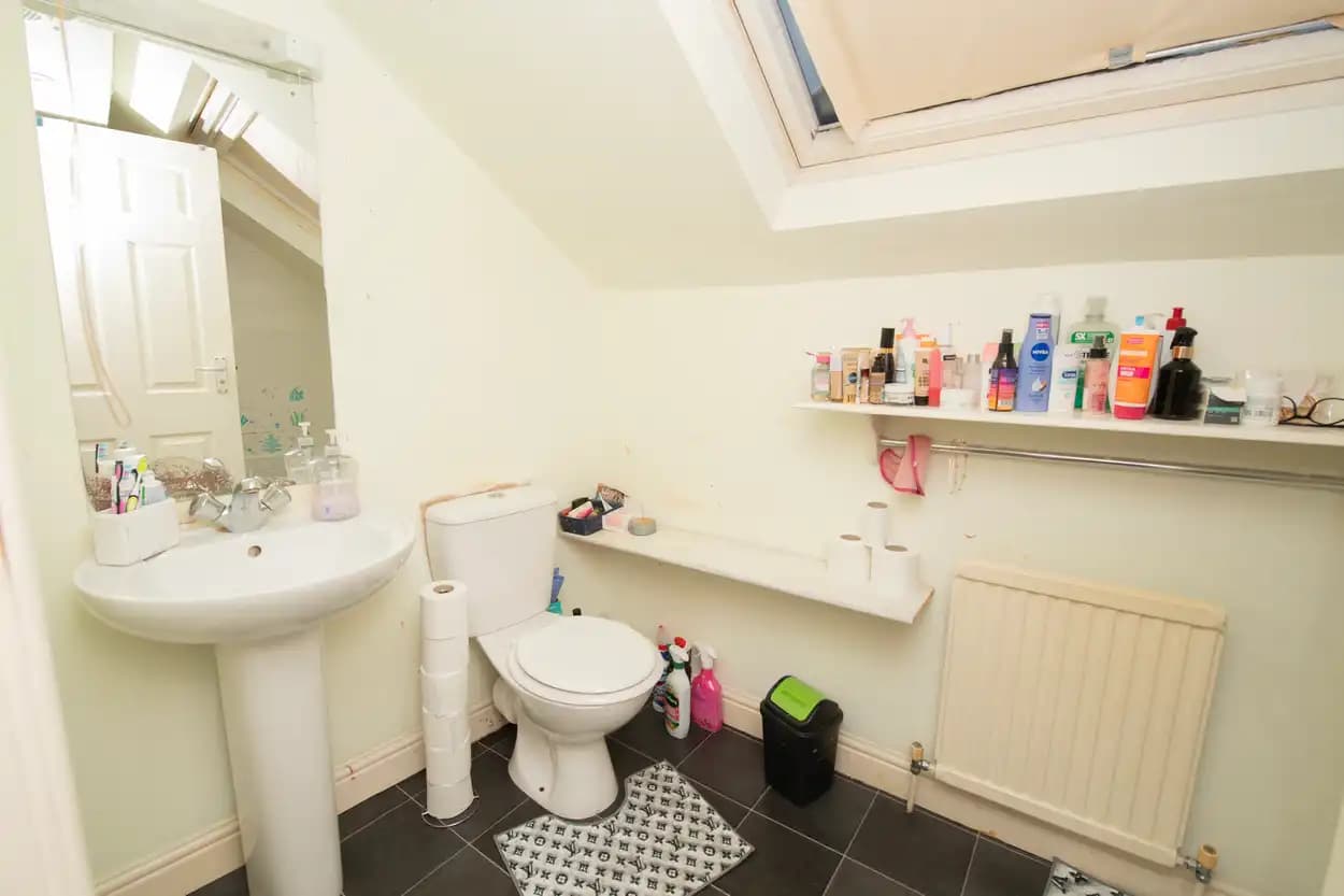 property photo 14 of 24