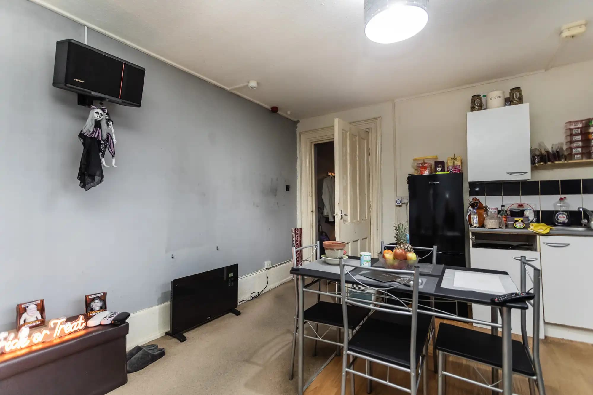 property photo 4 of 9