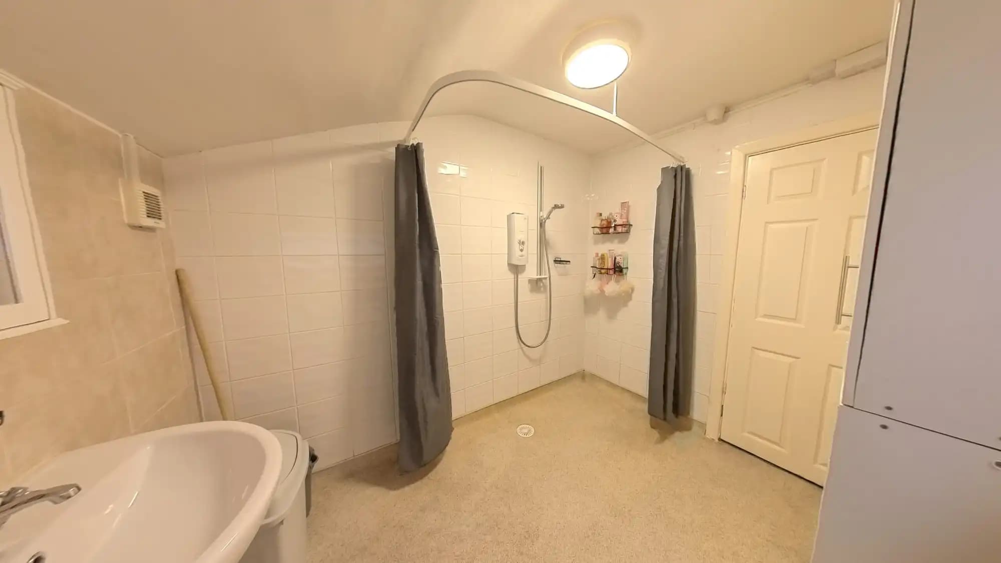 property photo 18 of 22