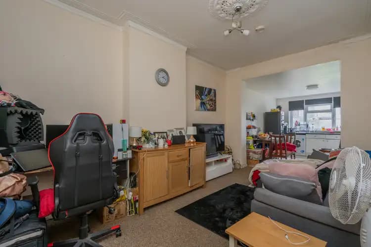 property photo 5 of 19