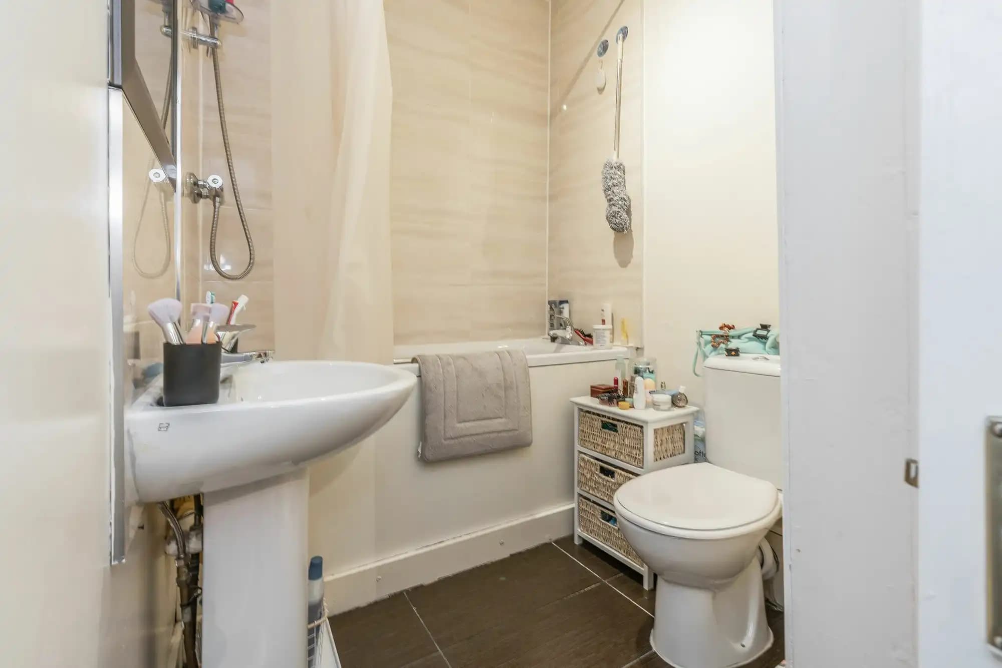 property photo 9 of 15