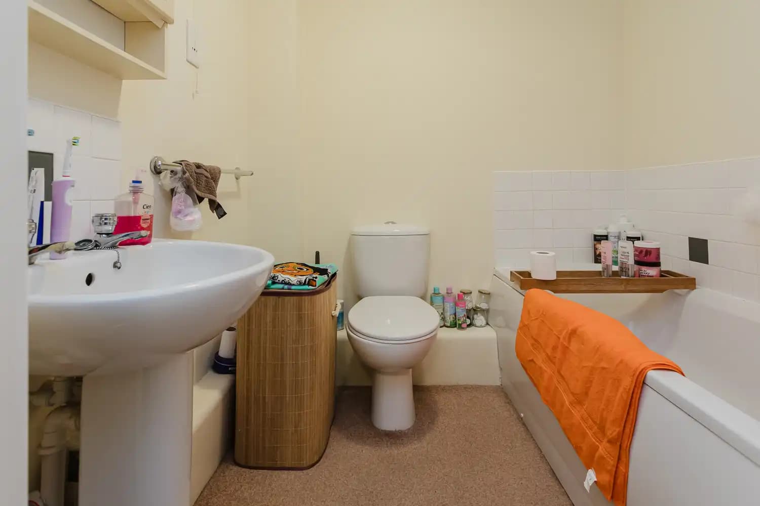 property photo 6 of 17