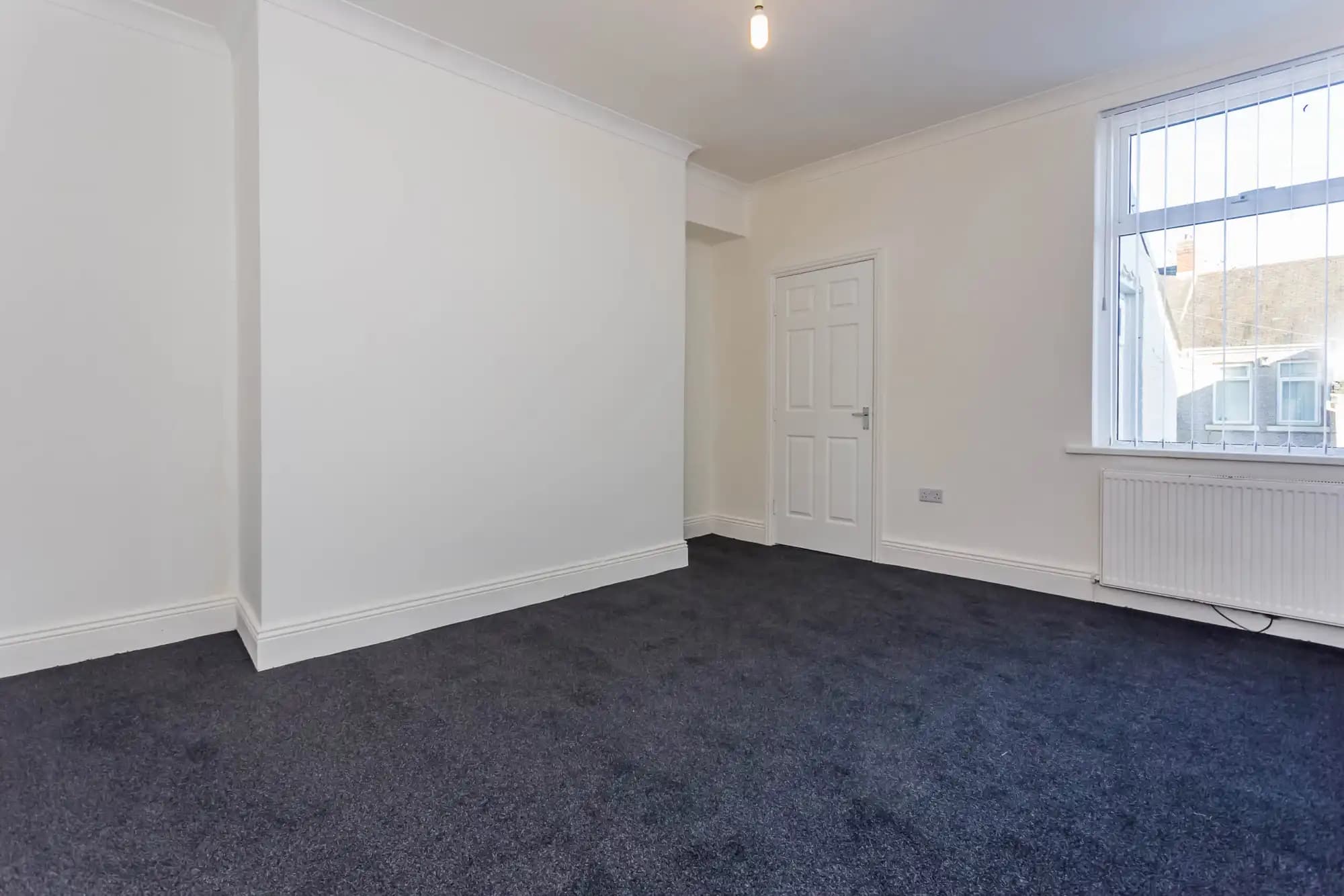 property photo 9 of 18