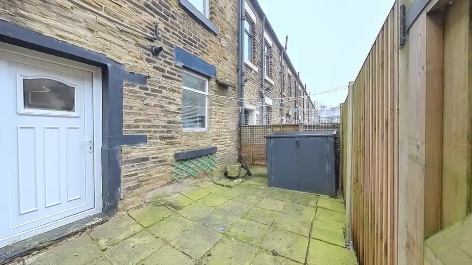 property photo 16 of 19