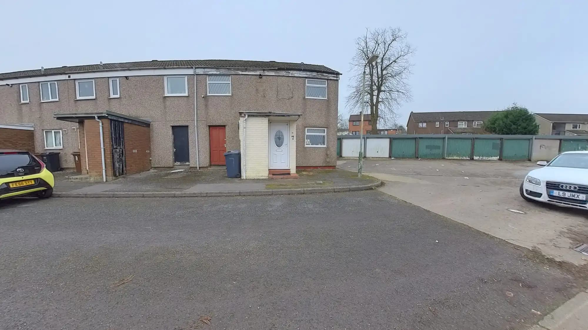 property photo 7 of 27