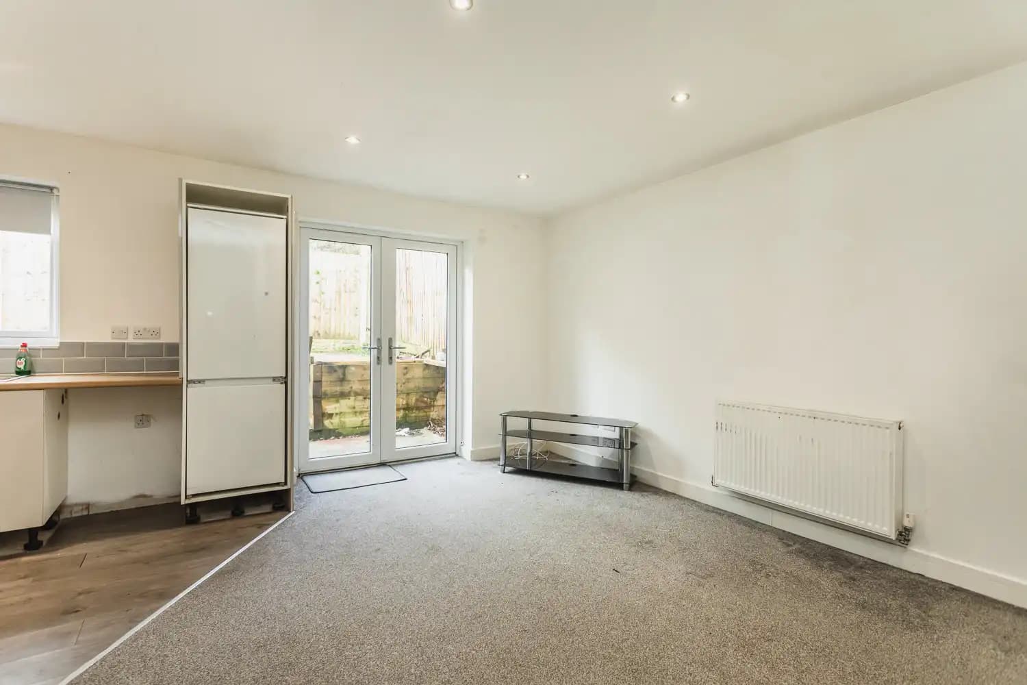 property photo 4 of 15