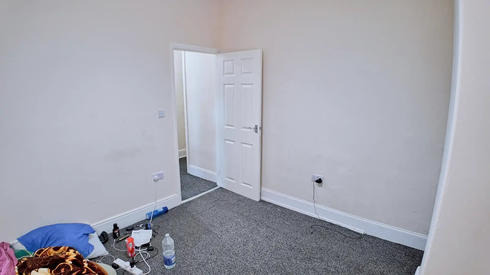 property photo 10 of 11