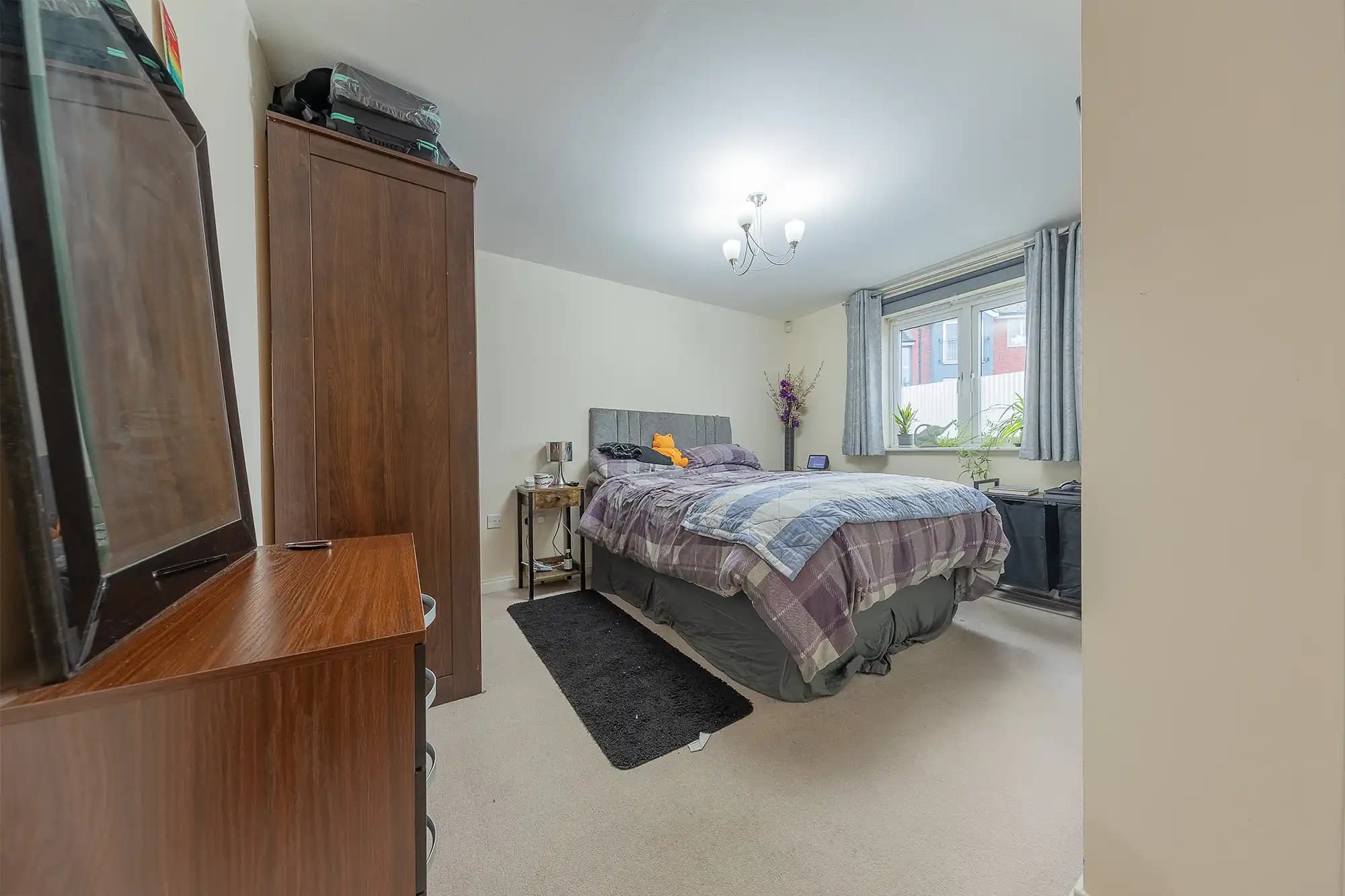 property photo 9 of 17