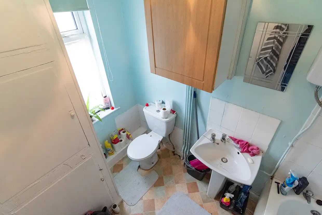 property photo 4 of 13