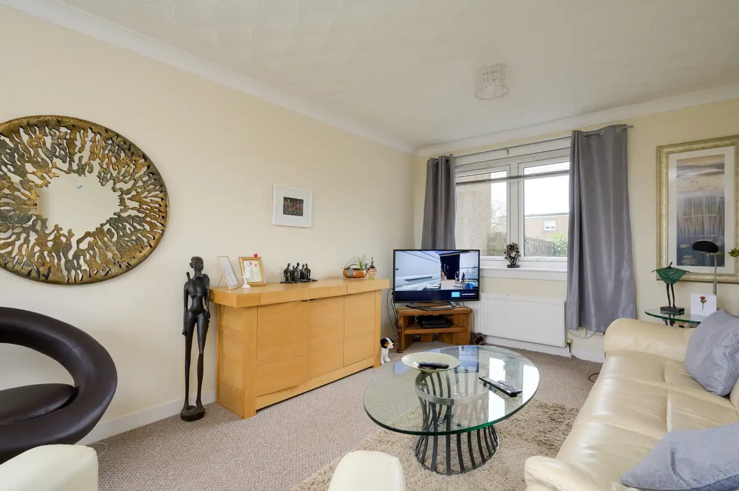 property photo 10 of 19