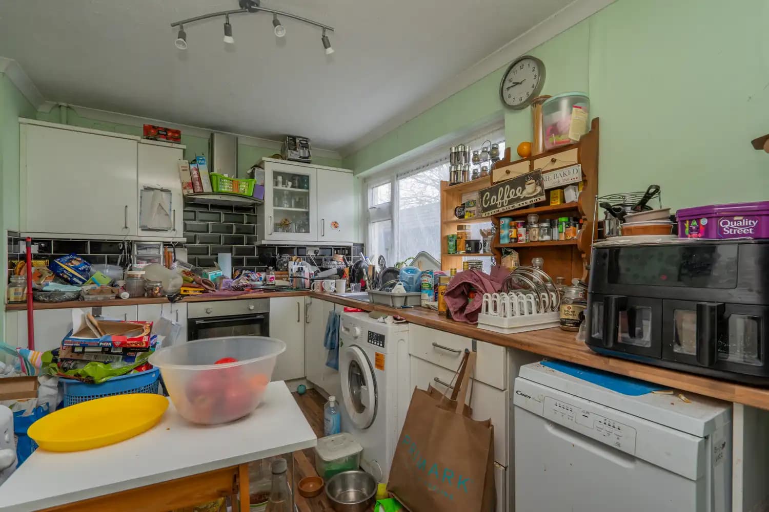 property photo 6 of 18